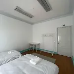 Residencial Sky Lounge Hostel *